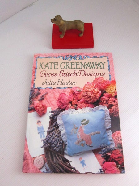 **KATE GREENAWAY CROSS STITCH DESIGNS - JULIE HASLER - OVER 30 SUPERB GIFT Carousel 1
