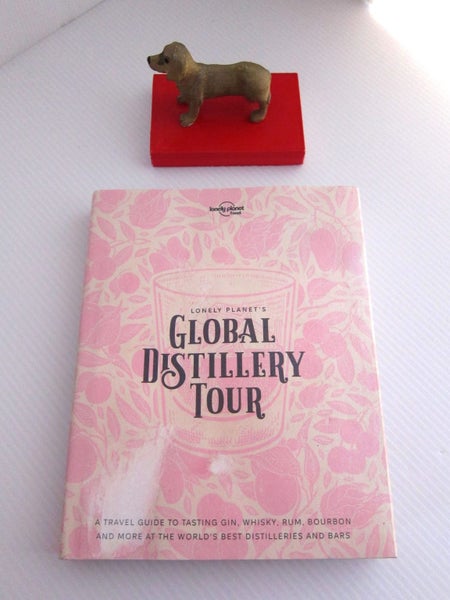 **LONELY PLANET GLOBAL DISTILLERY TOUR : A TRAVEL GUIDE TO TASTING GIN, WHISKY Carousel 1