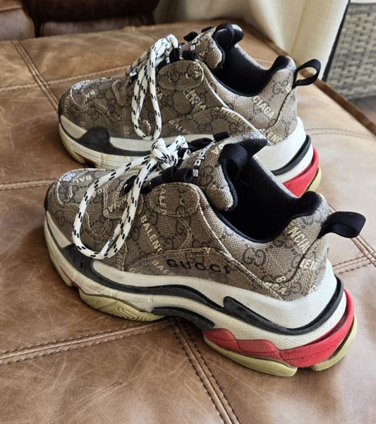 Gucci sneakers near new condition Carousel 1