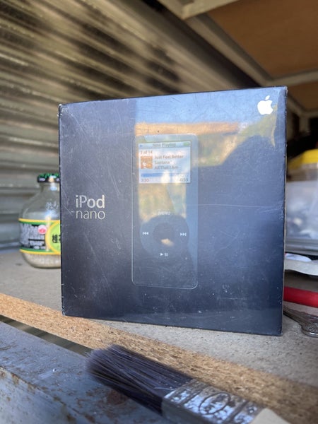 Ipod Nano 1st Generation 1gb still SEALED. Carousel 1