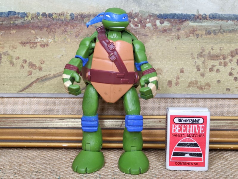 Teenage Mutant Ninja Turtles - Leonardo | TMNT 2014 Playmates Mutations A/F Carousel 1