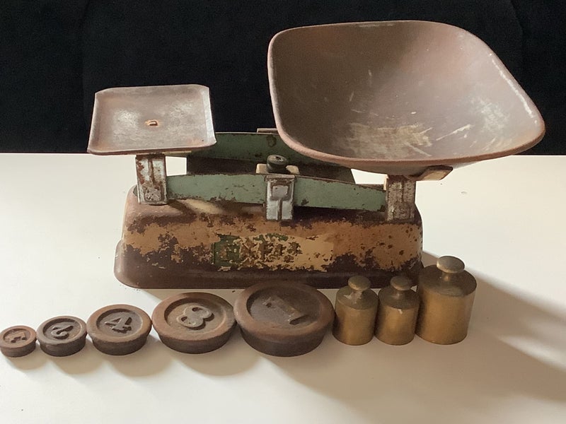 Retro Vintage BALANCE Weighing Scale include weights Carousel 1