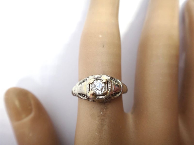 ANTIQUE Filigree Work, 18ct White Gold & Diamond Ring Carousel 7