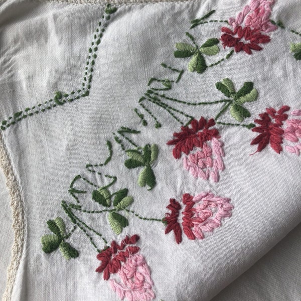 Vintage Hand Embroidered Pink Floral Linen Tablecloth Carousel 18