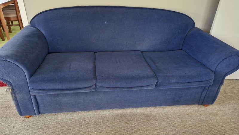 3 seater couch Carousel 1