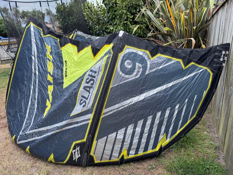 Naish Slash 9m Kitesurfing Kite Carousel 2