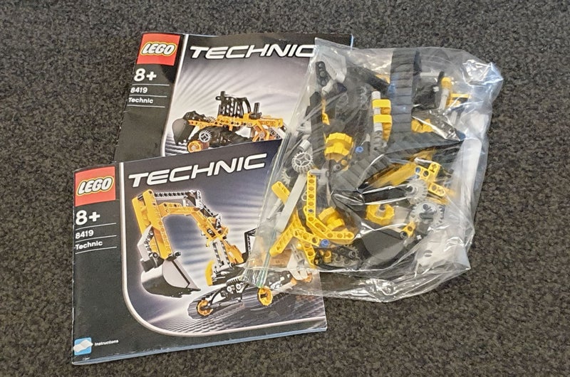 Lego Technic Construction Excavator rebuilds to a Bulldozer 8419 Instructions Carousel 3
