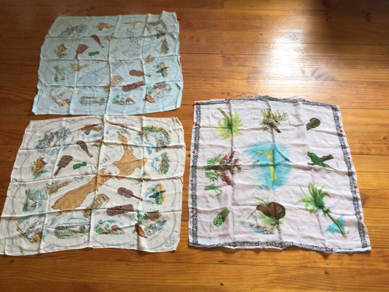 Scarf x3 vintage Souvenir NZ Carousel 1