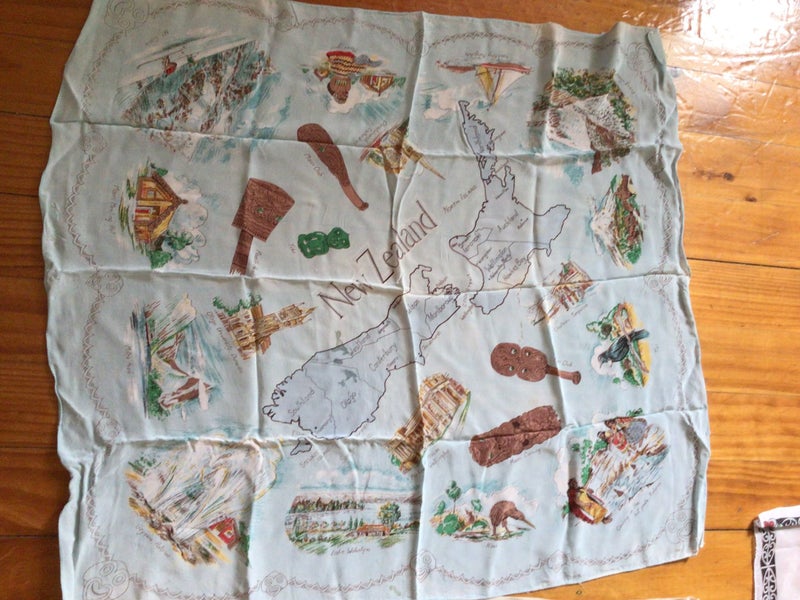 Scarf x3 vintage Souvenir NZ Carousel 4