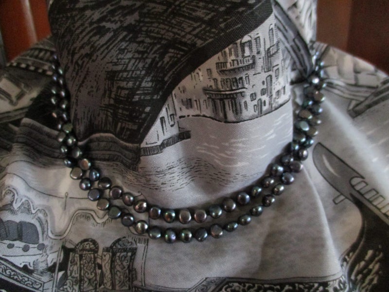FRESH WATER PEARLS Carousel 4