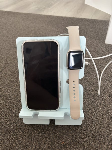 Phone Stand Carousel 3