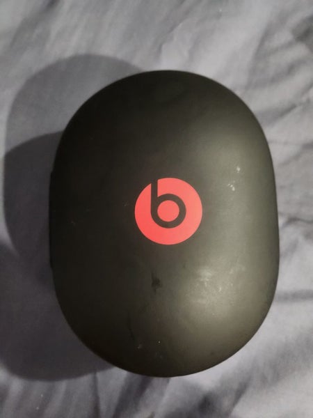 Beats Studio 3 Wireless Carousel 2