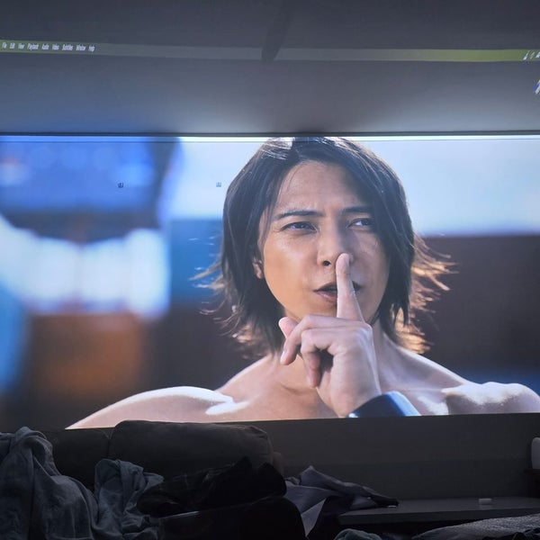 Compact Panasonic projector supports upto 1080p full hd low used hours Carousel 2