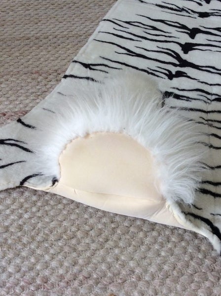 LARGE ** WHITE TIGER ** RUG WITH HEAD Carousel 2