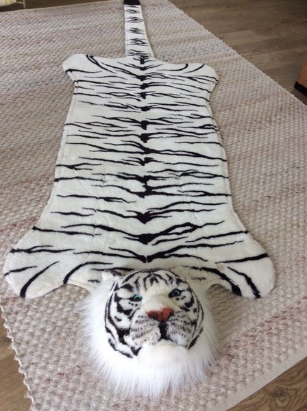 LARGE ** WHITE TIGER ** RUG WITH HEAD Carousel 1