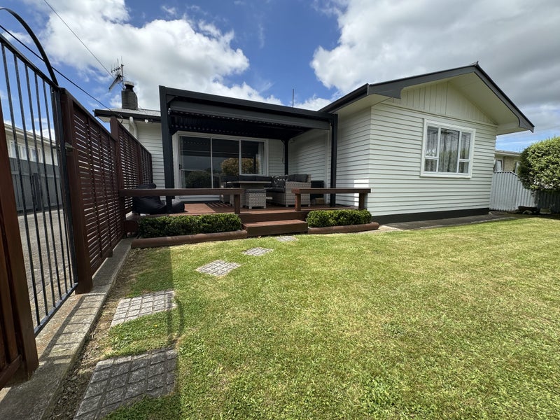 Image 2 of 22