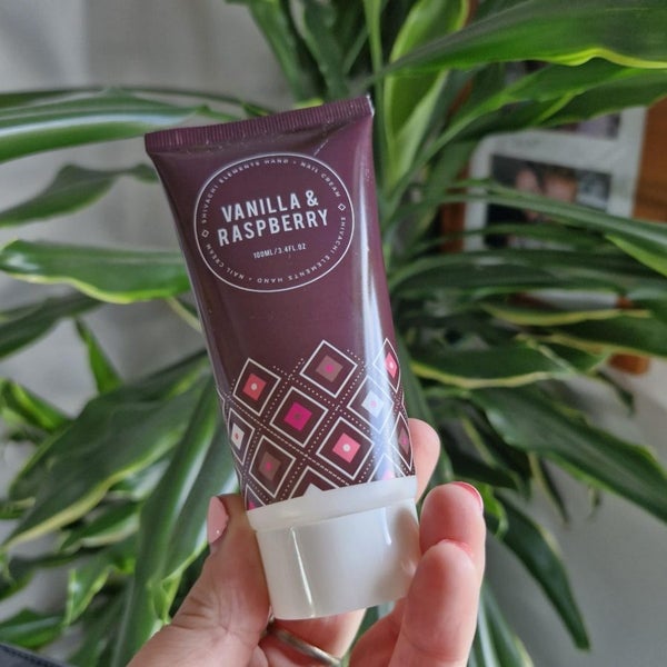 Brand-New Hand Creams (22-Pack) – Assorted Scents! Carousel 1