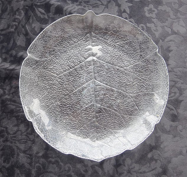 glass plates (rose pattern x3, leaf pattern x 2) Carousel 2