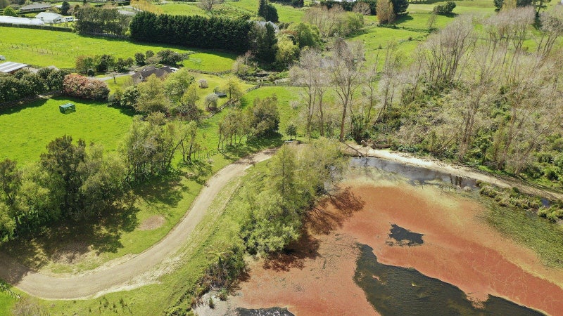 A RARE LAKESIDE GEM: YOUR DREAM LIFETSYLE AWAITS!62864770246017114