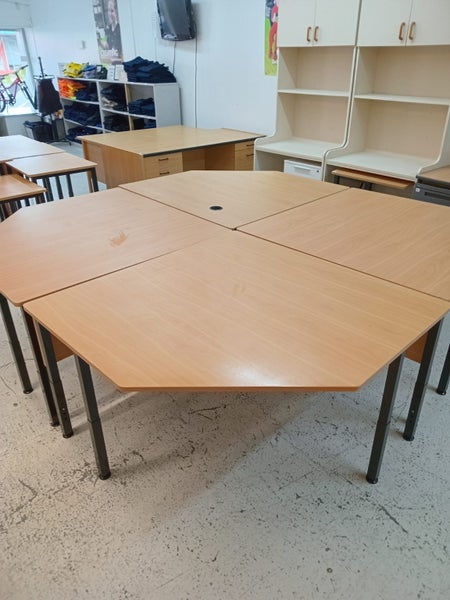 Corner desk Carousel 1