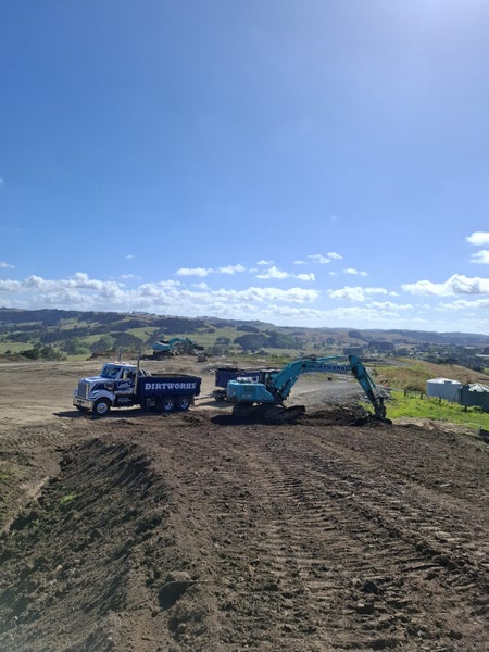 Unscreened Topsoil - Delivery Included Carousel 5