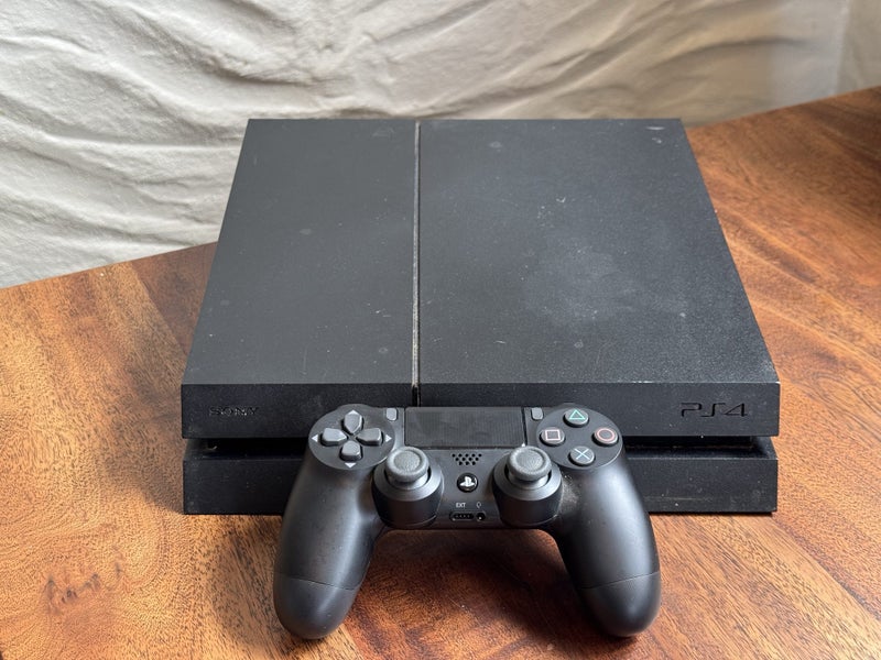 PS4 Slim Console Pack Carousel 1