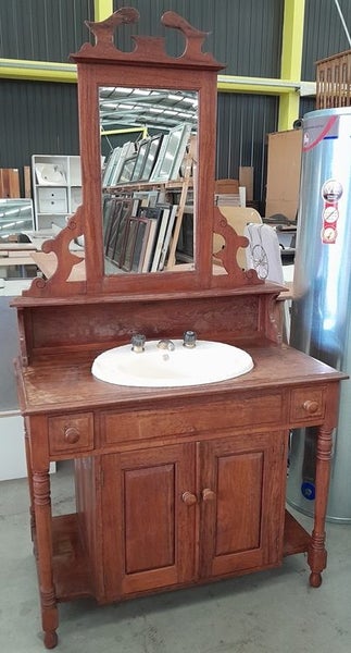 Beautiful Solid Timber Vanity H830 x W1050 x D550 DR13033 Carousel 1