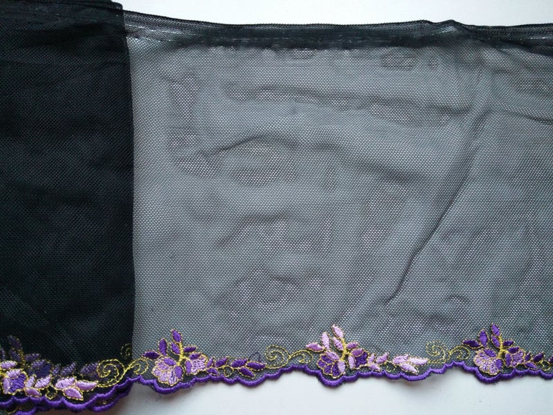Lace 2.7 meters 17cm wide Carousel 1