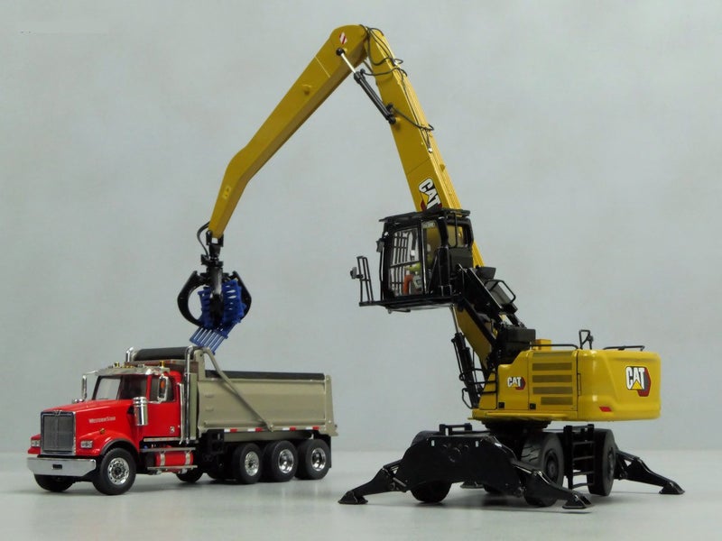 Caterpillar CAT MH3040 Wheel Material Handler - High Line Series 1:50 scale Carousel 1