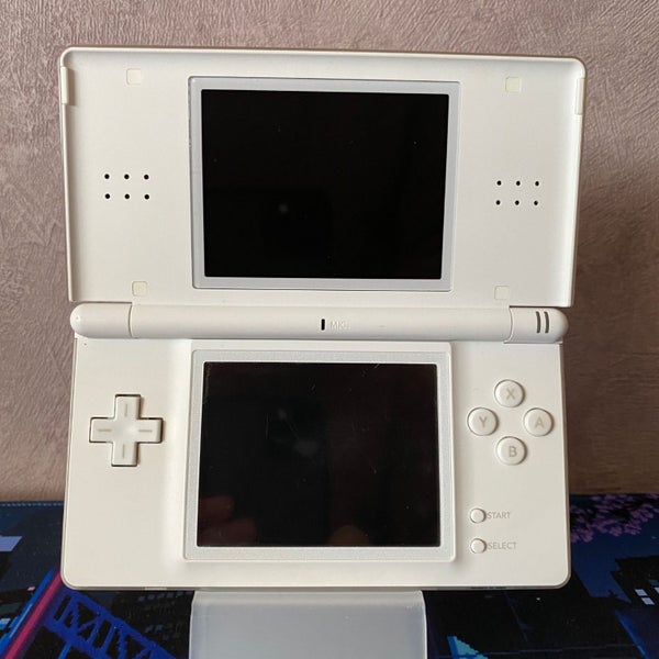 Nintendo DS Lite Console - White Carousel 2