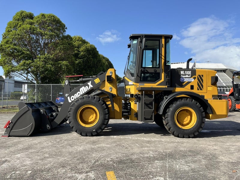 Loadmax WL180E Wheel Loader 5.5Ton, 1.0m3 Bkt Carousel 2
