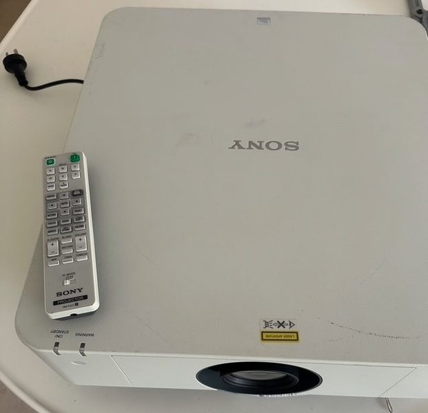 Sony Home Cinema Laser Projector 5000 Lumens HDMI Lens Shift 20K Bulb Life 10K $64146142329985112