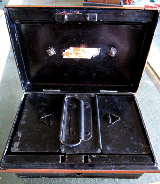 *** LOVELY OLD VINTAGE STEEL CASH BOX *** Carousel 2