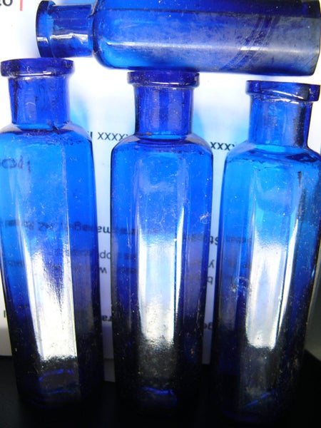 Cobalt blue 9.5cm medicine bottle from old NZ frontier site Carousel 4