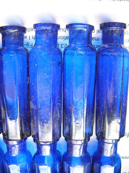 Cobalt blue 9.5cm medicine bottle from old NZ frontier site Carousel 2