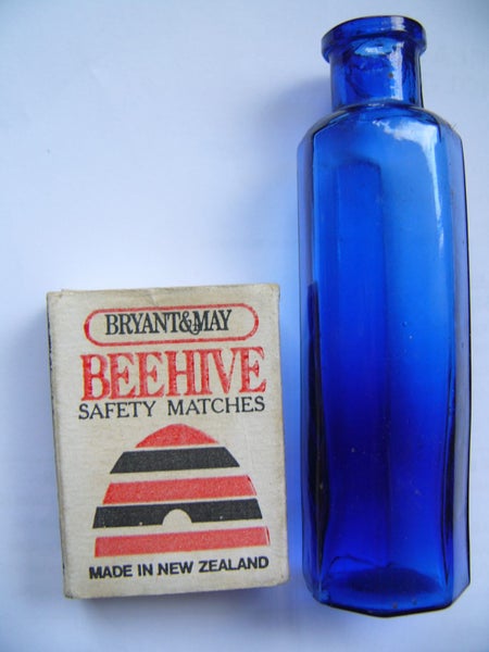 Cobalt blue 9.5cm medicine bottle from old NZ frontier site Carousel 1