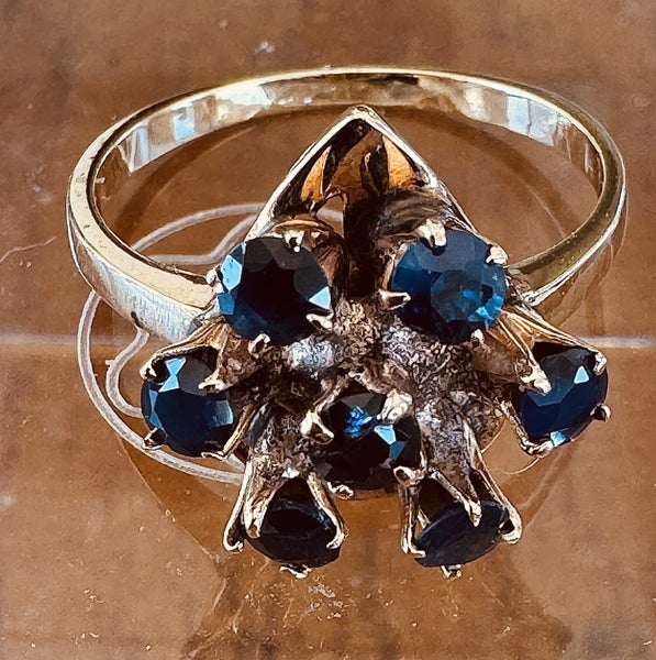 Vintage 9 carat Gold Natural Sapphire Ring & Pendant Set Carousel 1