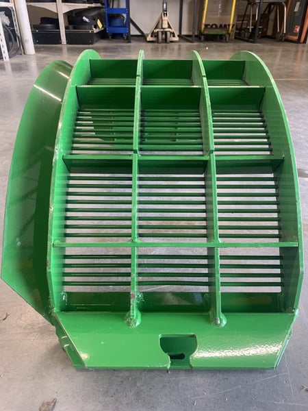 John Deere Mini Round Bar Concave Carousel 1