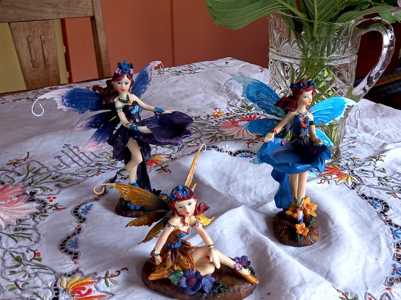 Collection of 3 x Gorgeous Garden/Flower Fairy Figurines. Carousel 2