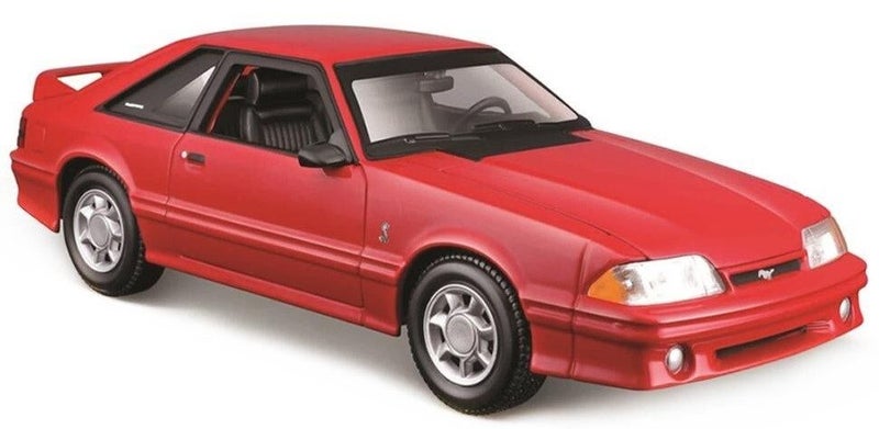Maisto Design: 1:24 Diecast Vehicle - 1993 Ford Mustang SVT Cobra Carousel 1