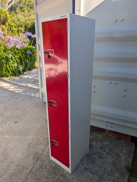 1 x Precision Locker #2 (red) different options Carousel 2