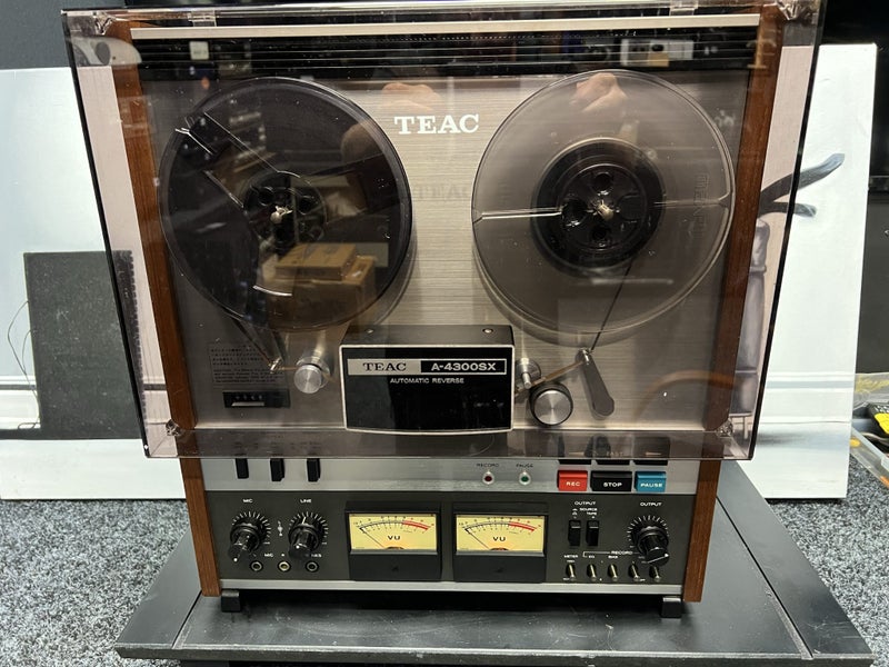 Vintage TEAC A -4300SX Reel to Reel Carousel 1