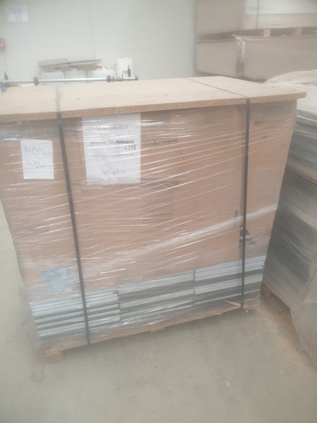 Pallet of Black Glossy doors brand new Carousel 1