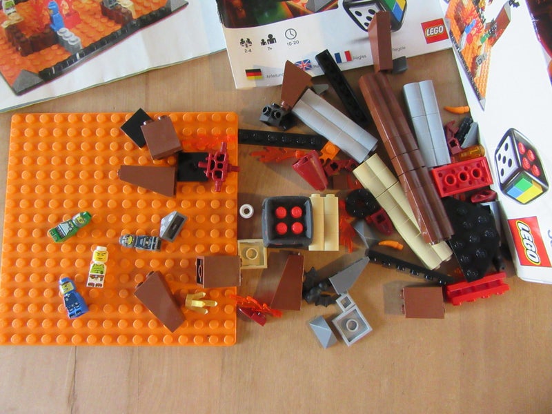 Lego 3847 Magma Monster Carousel 4