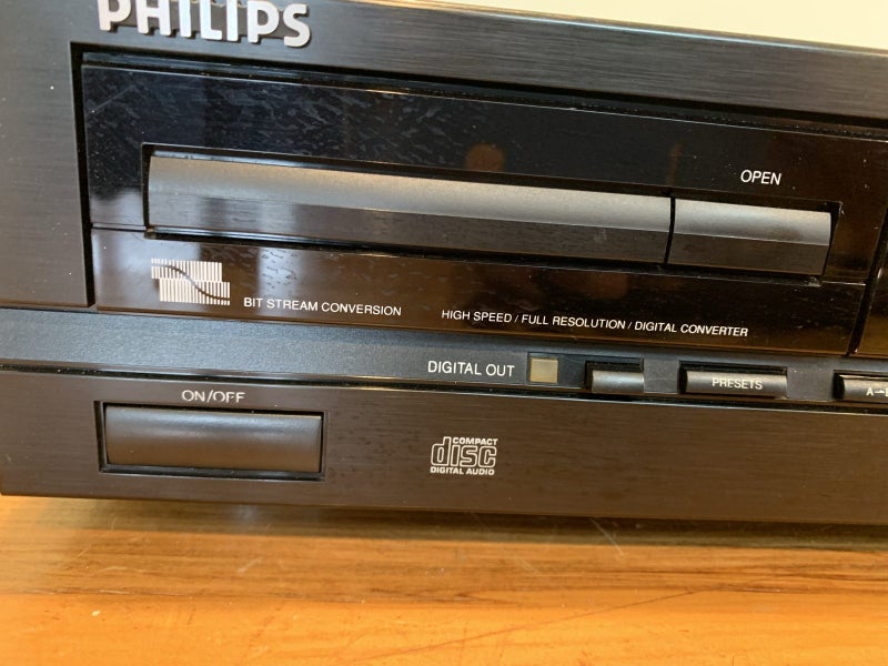 Legendary Philips CD634 Compact Disc Player With Remote - Stunning Sound! Carousel 2
