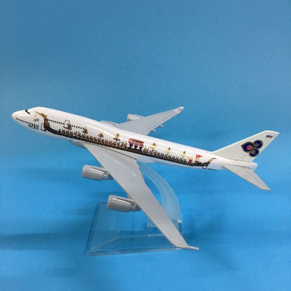 16cm Thai Dragon Boat Boeing 747 Airplane Model Airplane Diecast Carousel 1