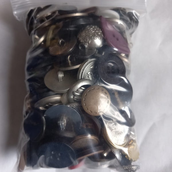 300 gram of mix bulk lot of buttons all pre-packed Carousel 3