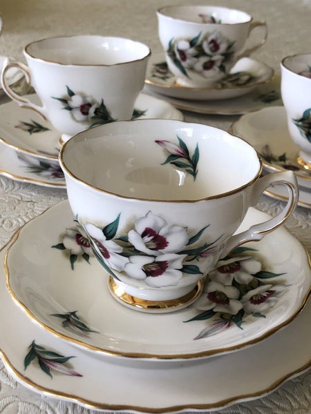 As New 20 Piece Colclough Tea Set - Made In England Carousel 1