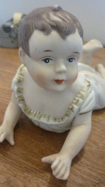 PORCELAIN PIANO BABY Carousel 2