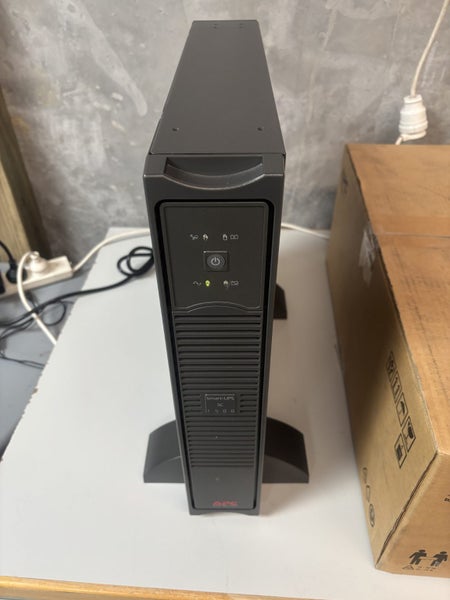 APC UPS SMART 1500 Carousel 1